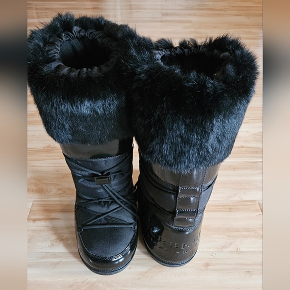 Burberry Moon Boots Size 7.5-9 - Picture 1 of 11